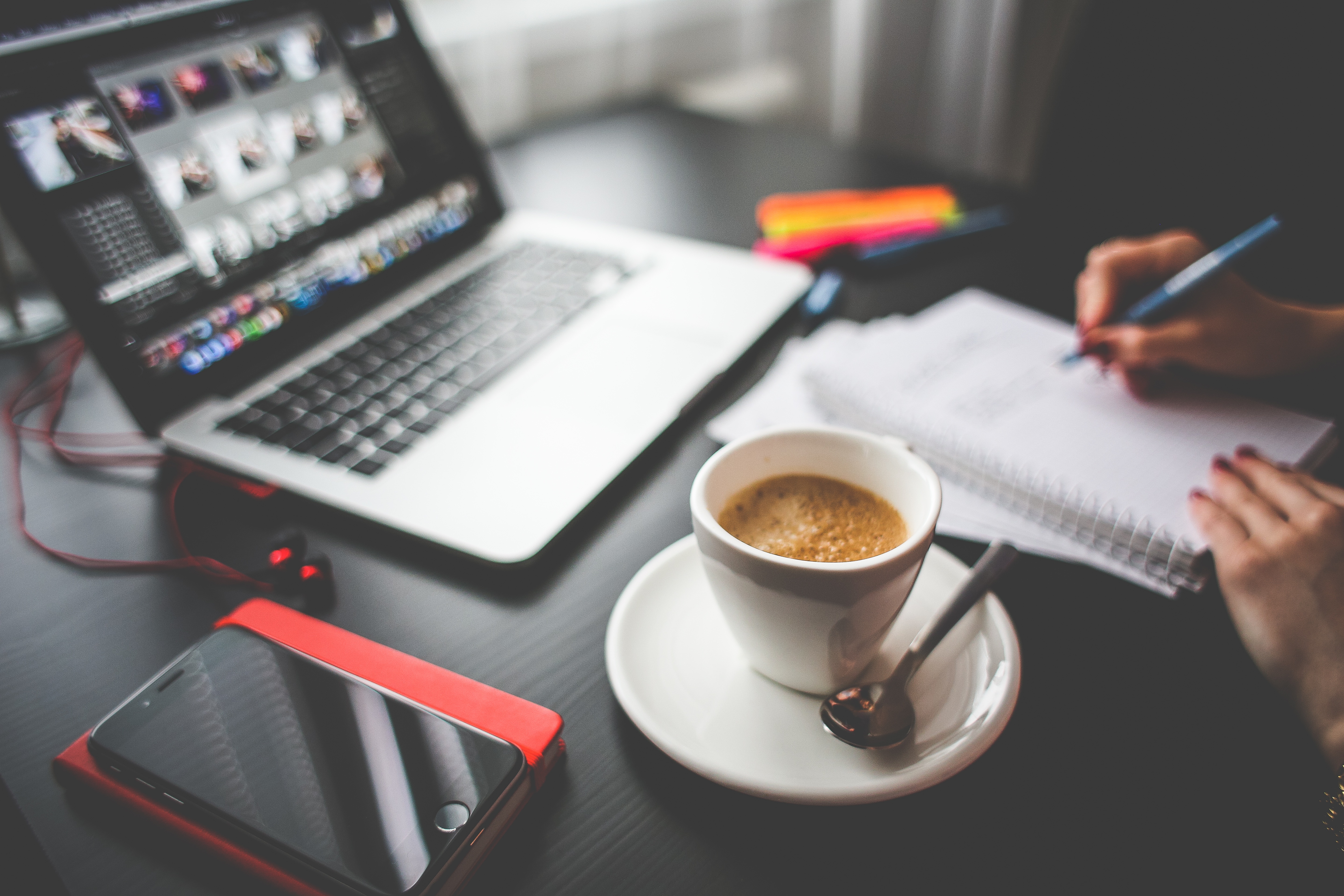 Flexible working - desk -computer - coffee -home - office 
